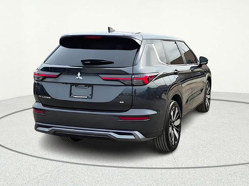 New 2026 Mitsubishi Outlander SE image 6