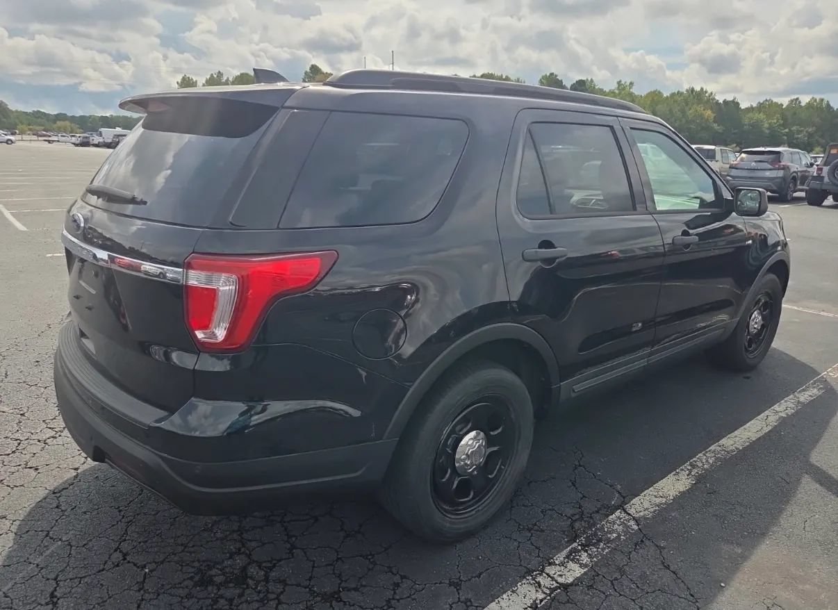 Used 2019 Ford Explorer FWD image 3