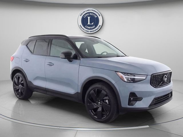 New 2026 Volvo XC40 B5 Core w/ Climate Package AWD/4WD image 1