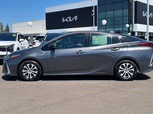 Used 2018 Toyota Prius Prime Premium image 7