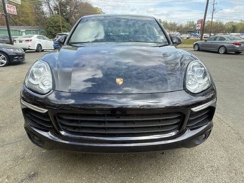 Used 2017 Porsche Cayenne Platinum Edition image 2