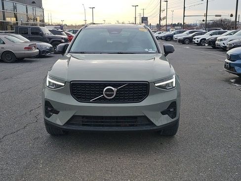 Certified 2023 Volvo XC40 B5 Plus w/ Climate Package image 16
