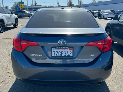 Used 2017 Toyota Corolla SE w/ SE Premium Package FWD image 5