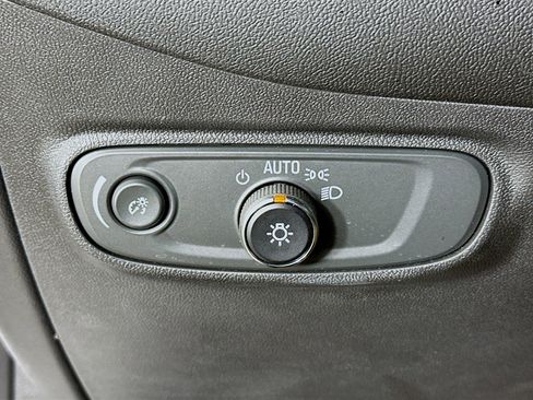 Used 2023 Chevrolet Equinox LT image 17