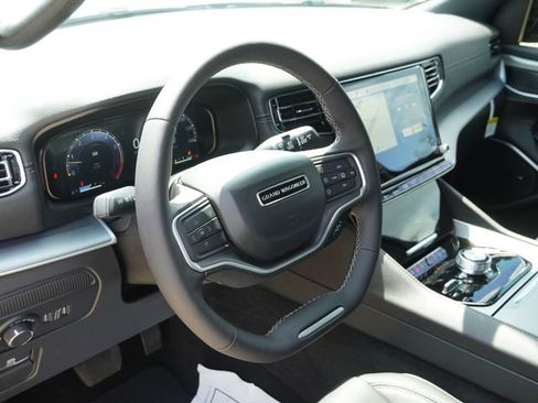 New 2026 Jeep Grand Wagoneer Limited AWD/4WD image 18
