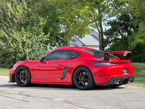 Used 2025 Porsche 718 Cayman GT4 RS RWD image 3