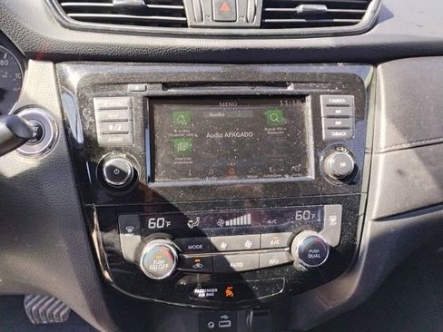 Used 2019 Nissan Rogue SV w/ Premium Package image 19