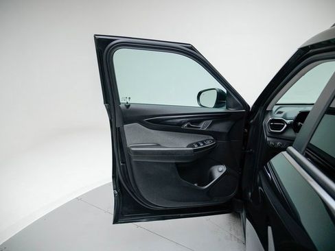 Used 2024 Chevrolet TrailBlazer LT w/ Convenience Package image 22