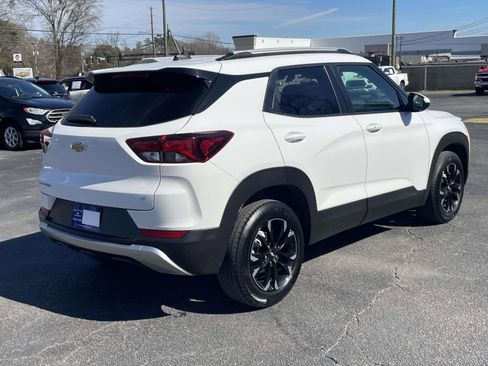 Used 2023 Chevrolet TrailBlazer LT w/ Convenience Package image 3