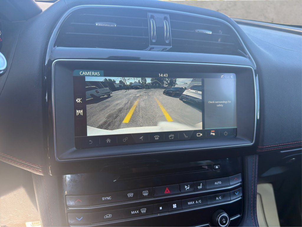 Used 2020 Jaguar F-PACE R-Sport AWD/4WD image 34