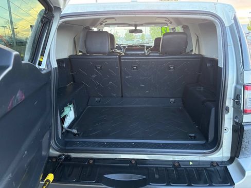 Used 2012 Toyota FJ Cruiser 4WD w/ Convenience Pkg image 16