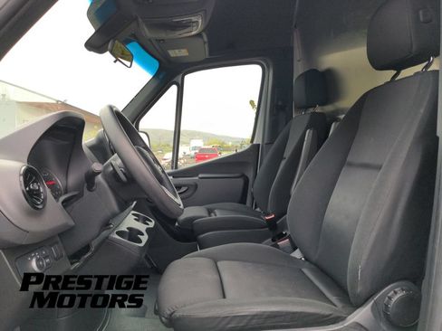 Used 2022 Mercedes-Benz Sprinter 2500 w/ Parking Package image 14