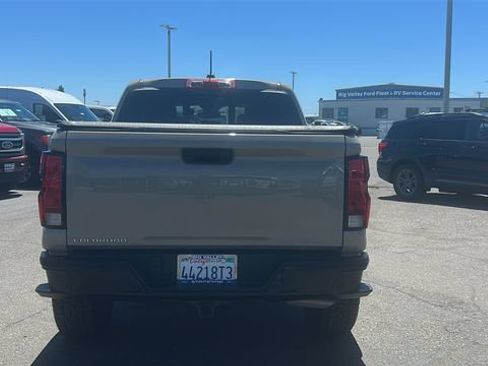 Used 2023 Chevrolet Colorado Trail Boss w/ Technology Package AWD/4WD image 4