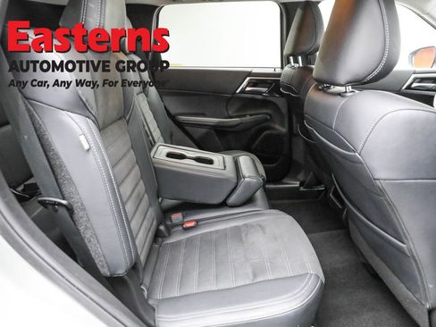 Used 2024 Mitsubishi Outlander SE image 21