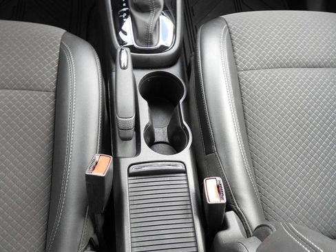 Used 2021 Buick Encore Preferred AWD/4WD image 41