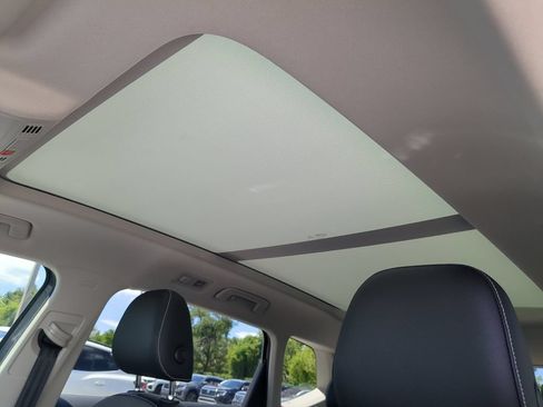 Certified 2023 Volkswagen Taos SE w/ Panoramic Sunroof Package FWD image 21