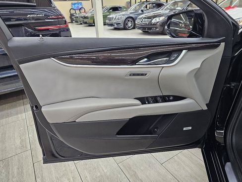 Used 2013 Cadillac XTS Premium FWD image 37