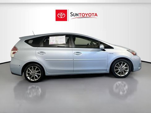 Used 2015 Toyota Prius V Five image 2