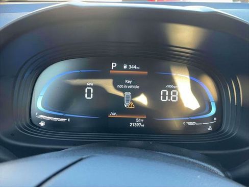 Used 2024 Hyundai Venue SEL FWD image 24