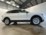 Used 2018 Volkswagen Tiguan SE image 3