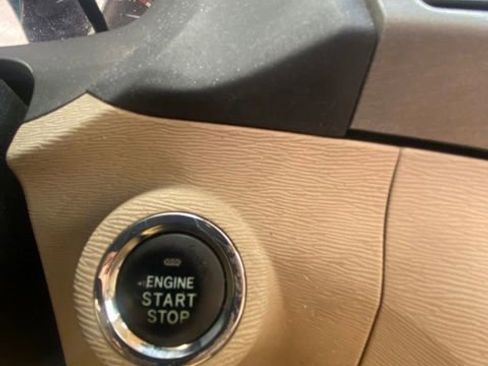 Used 2010 Toyota Venza FWD image 39