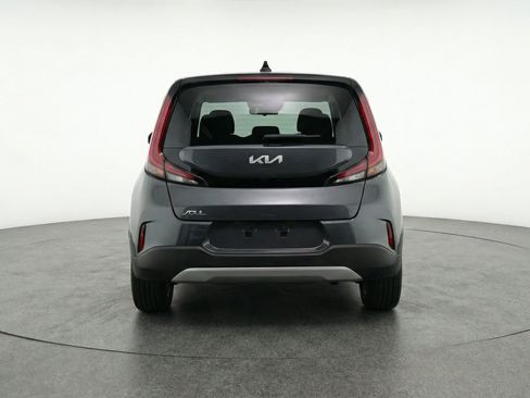 Used 2025 Kia Soul LX w/ LX Technology Package FWD image 7
