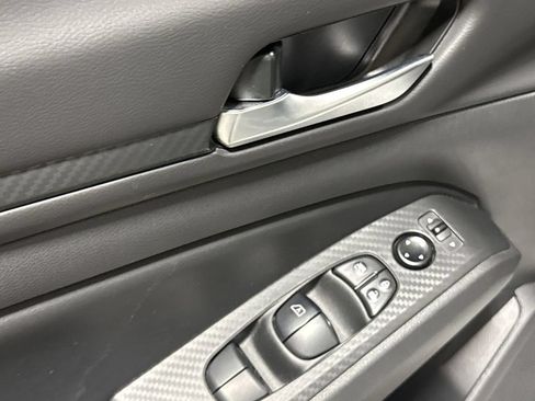 Used 2024 Nissan Altima 2.5 SV FWD image 20