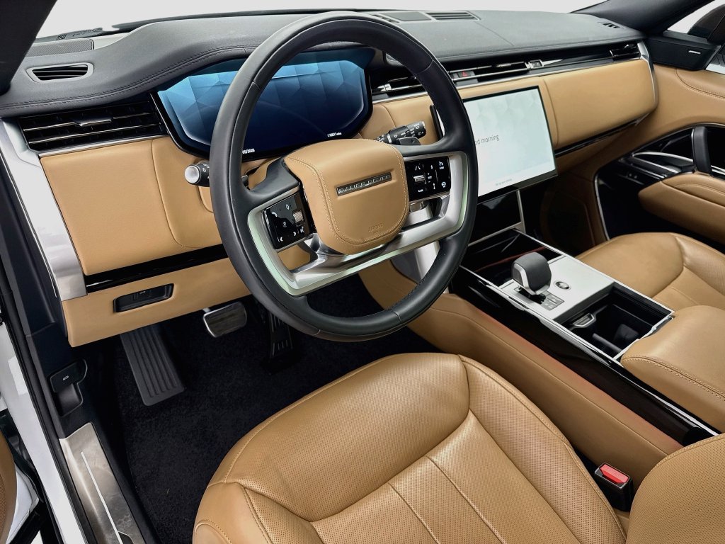 Certified 2025 Land Rover Range Rover Long Wheelbase SE AWD/4WD image 9