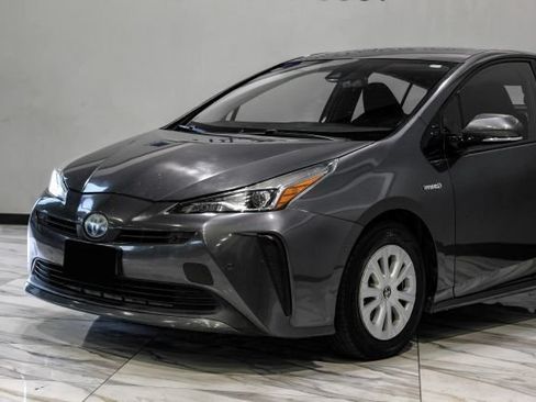 Used 2020 Toyota Prius LE FWD image 5