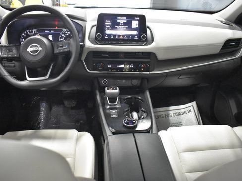 Certified 2023 Nissan Rogue SV w/ SV Premium B Package AWD/4WD image 13