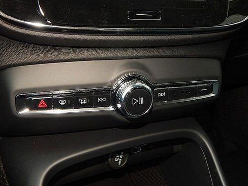 New 2026 Volvo XC40 B5 Plus w/ Protection Package Premier image 18