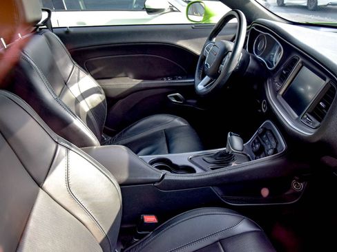 Used 2015 Dodge Challenger R/T Plus RWD image 7