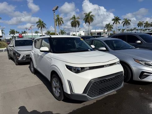 Certified 2023 Kia Soul LX w/ Option Group 015 FWD image 6