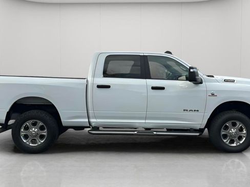 Used 2024 RAM 2500 Big Horn AWD/4WD image 4