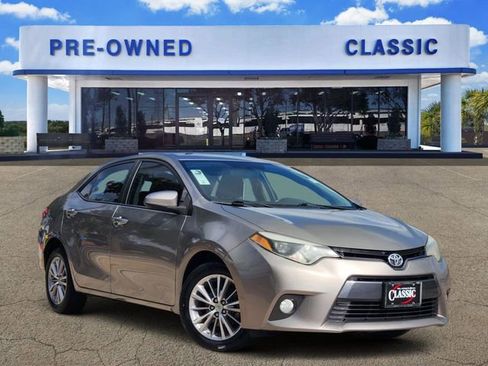Used 2015 Toyota Corolla LE FWD image 1