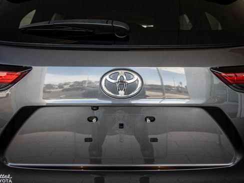 Used 2023 Toyota Highlander Limited image 15