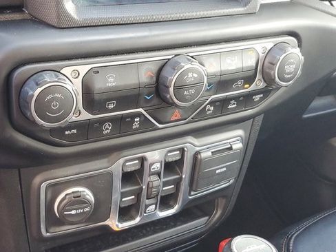 Certified 2021 Jeep Gladiator Overland AWD/4WD image 25