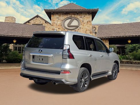 Used 2023 Lexus GX 460 Premium w/ Accessory Package AWD/4WD image 2