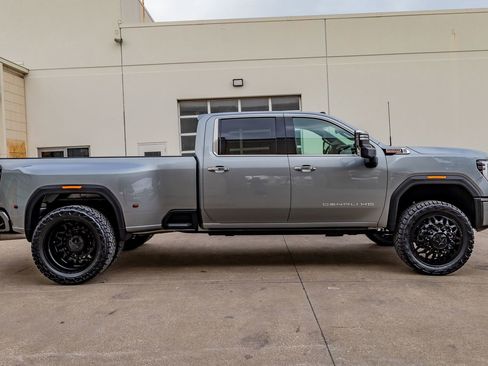 Used 2024 GMC Sierra 3500 Denali w/ Denali Reserve Package AWD/4WD image 11