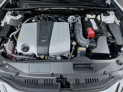 Used 2025 Lexus ES 350 w/ Accessory Package (Z2) image 28