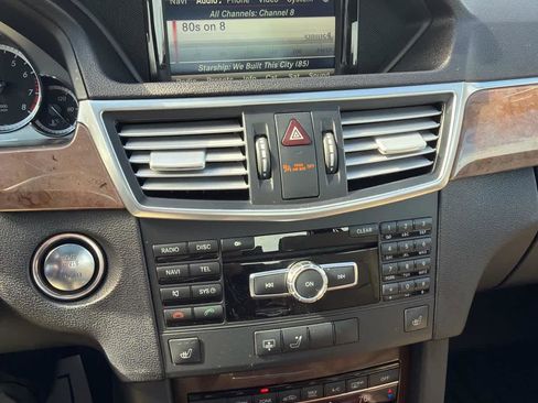Used 2013 Mercedes-Benz E 350 4MATIC Sedan image 14