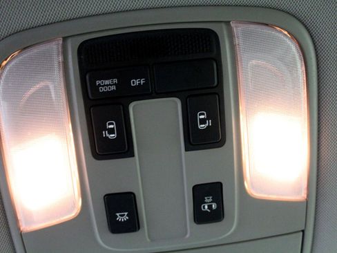 Used 2019 Kia Sedona LX image 14