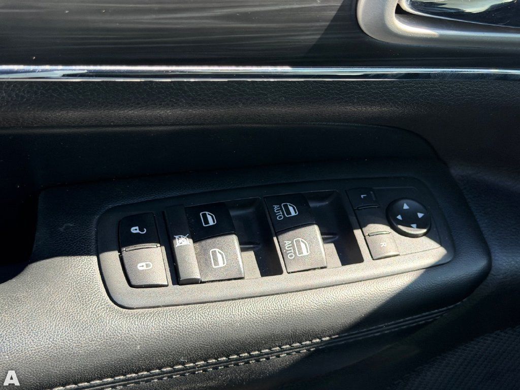 Used 2020 Jeep Grand Cherokee Limited w/ Luxury Group II RWD image 9