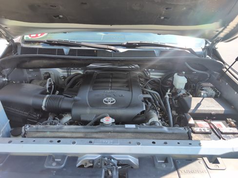 Used 2021 Toyota Tundra Limited w/ Limited Premium Package AWD/4WD image 33