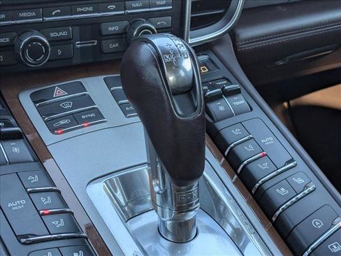Used 2015 Porsche Panamera S image 11