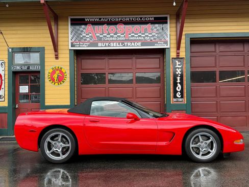 Used 2003 Chevrolet Corvette Convertible w/ Preferred Equipment Group1 RWD image 3
