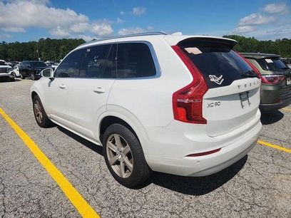 Used 2022 Volvo XC90 T5 Momentum