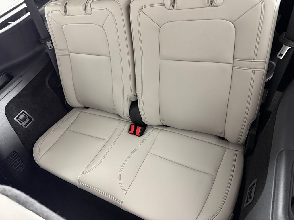 Used 2025 Lincoln Aviator Reserve w/ Equipment Group 201A AWD/4WD image 27