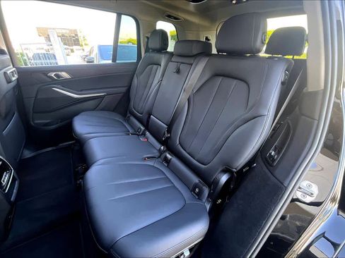 Used 2022 BMW X7 xDrive40i w/ Parking Assistance Package image 20