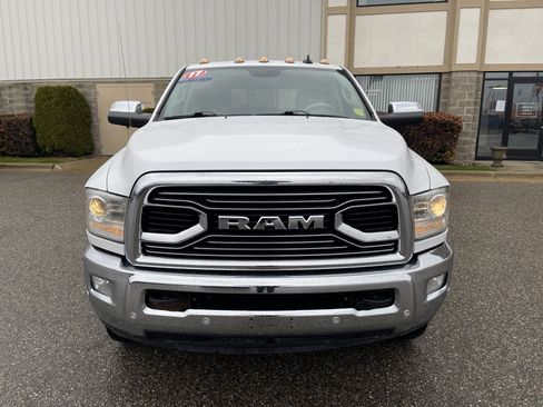 Used 2017 RAM 3500 Laramie Longhorn image 8